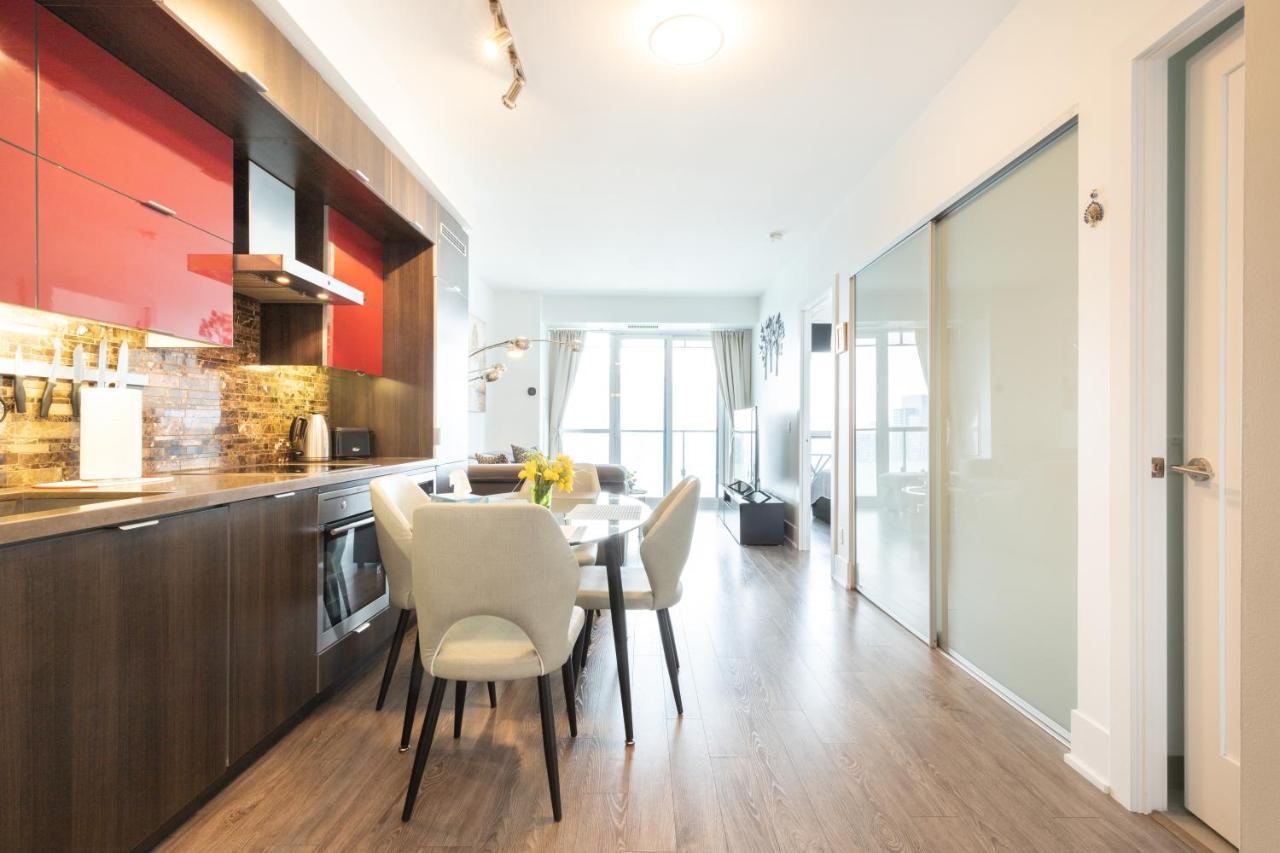 Bright Condo In The Heart Of Toronto Exterior foto