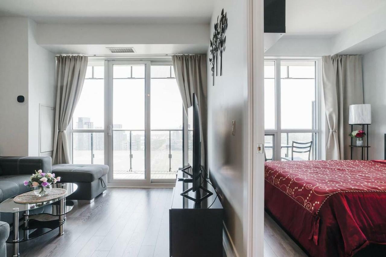 Bright Condo In The Heart Of Toronto Exterior foto
