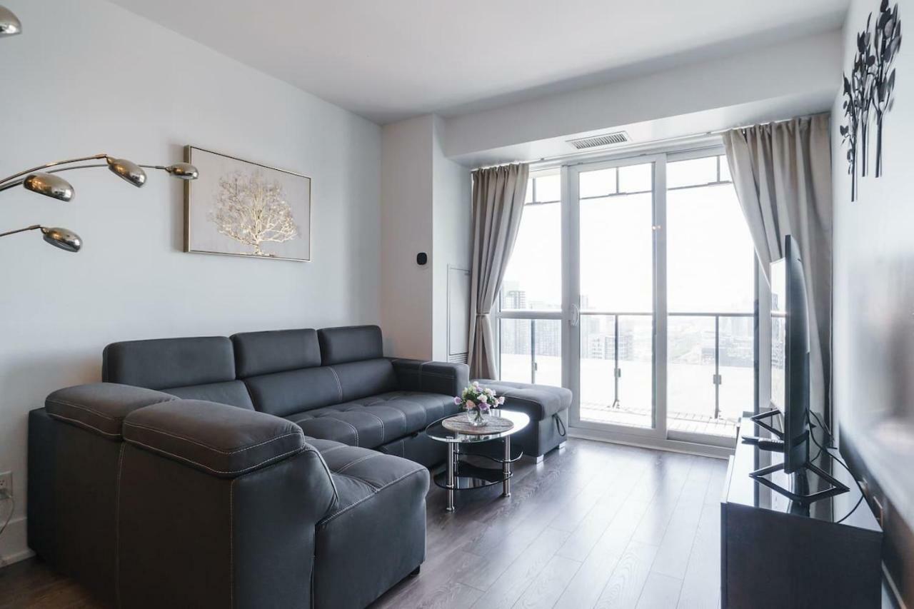 Bright Condo In The Heart Of Toronto Exterior foto