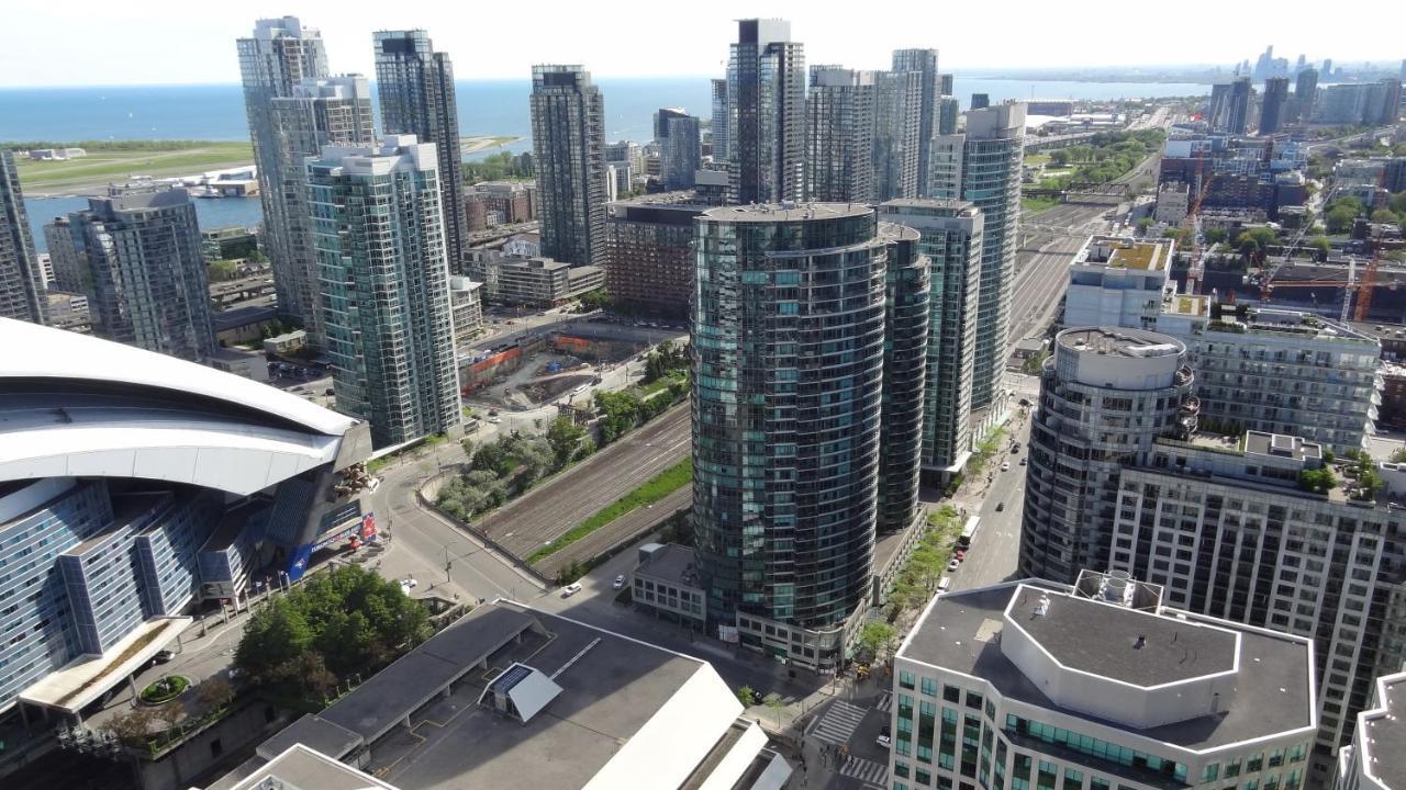 Bright Condo In The Heart Of Toronto Exterior foto
